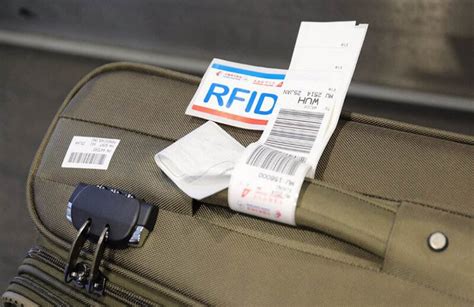 Delta Leads the Way With RFID Baggag